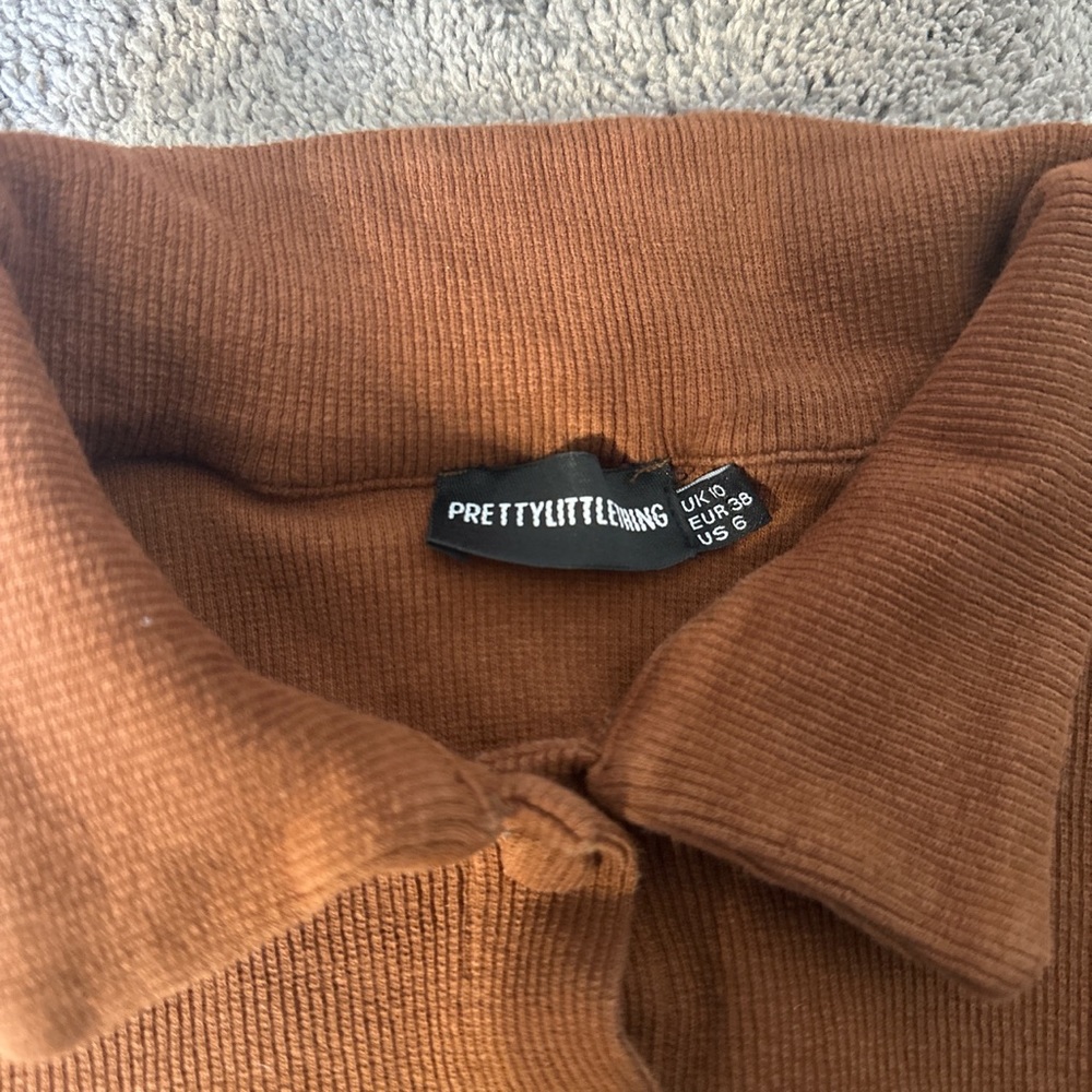 PrettyLittleThing Cropped Button Up Brown - Picture 2 of 2